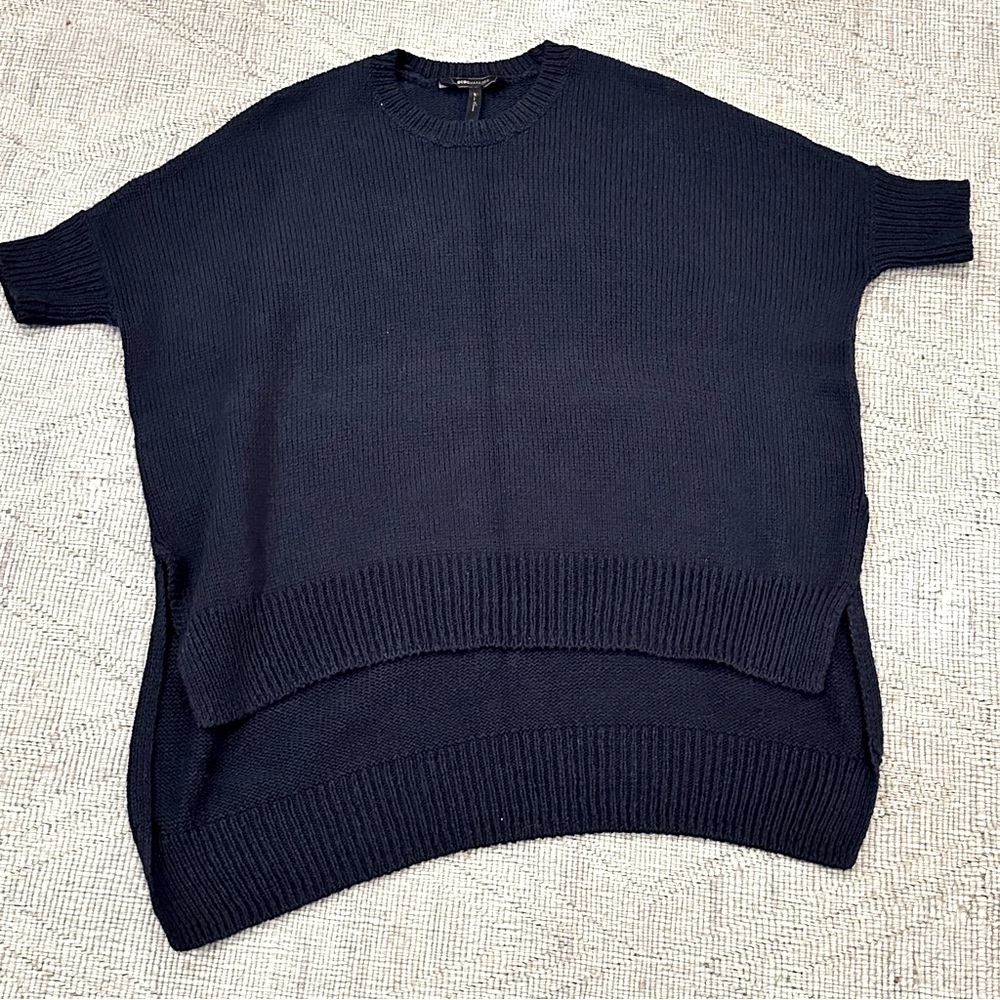 EUC BCBGMAXAZRIA Wool Blend Navy Short Sleeve Knit Sweater- OVERSIZED Size:XS